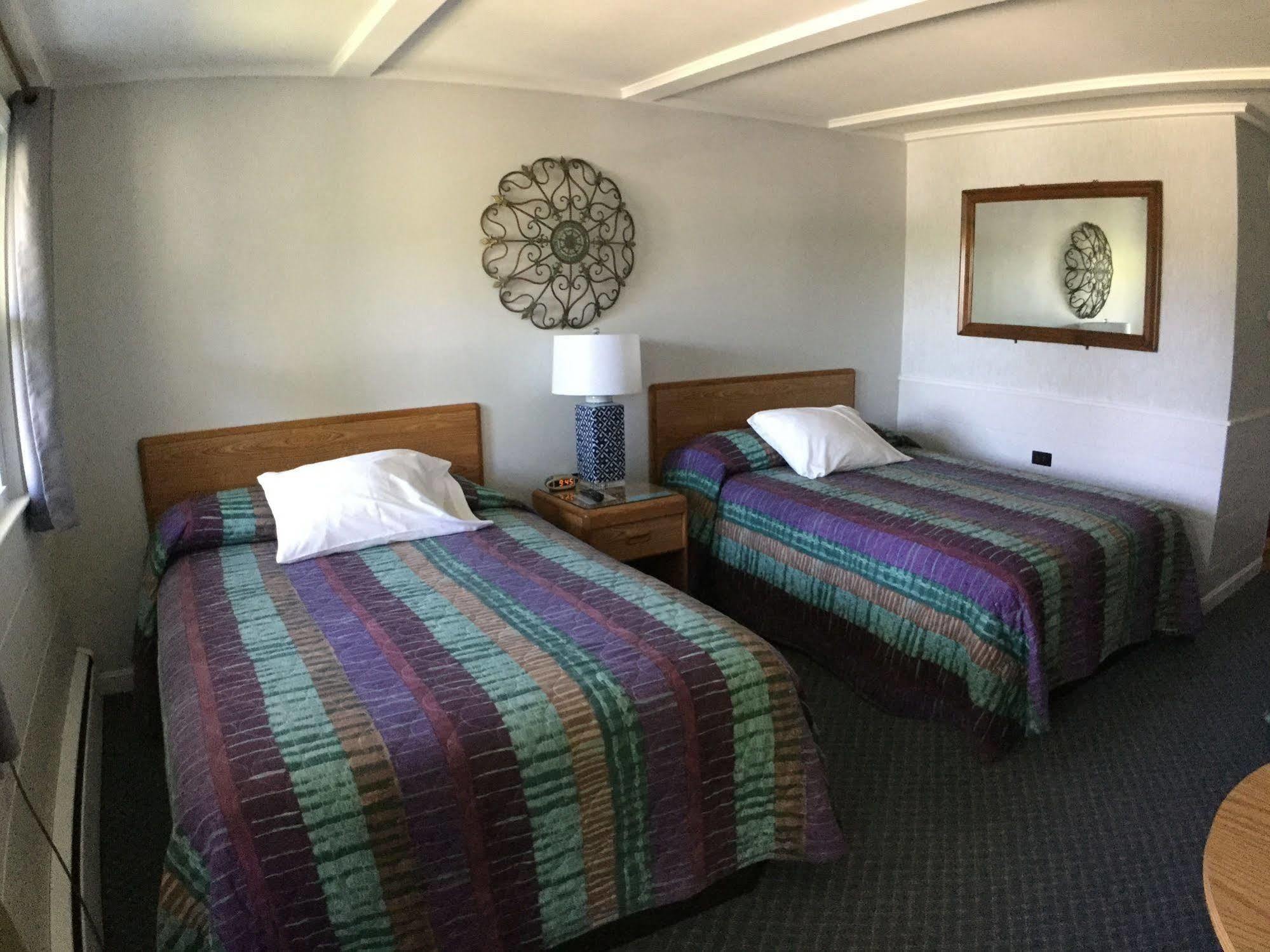 Bay Top Motel Вейрс-Бич Экстерьер фото